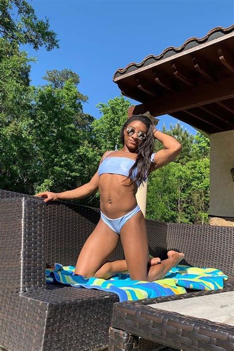 Simone Biles S Abs Are Out Of This World And These Pictures Are All The Proof You Need Simone