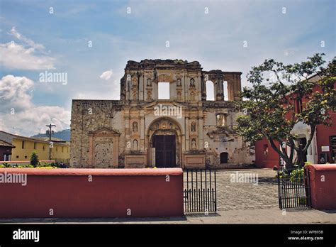 Ruinas de la antigua iglesia de la Compañía de Jesús en la Antigua