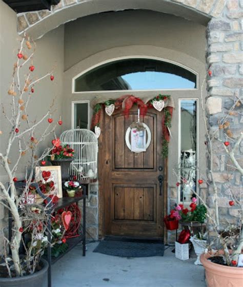 8 Front Porch Valentine Decor Ideas – Home and Garden