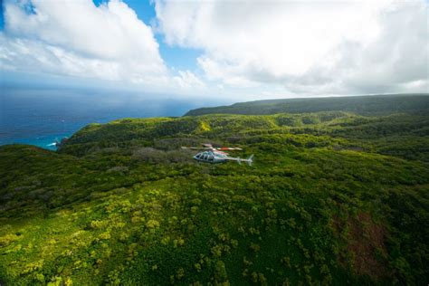 Kailua-Kona: Volcano And Kohala Landing Helicopter Tour