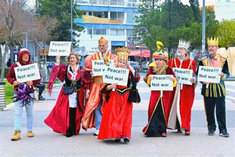 Limassol carnival's 'royal family' parade for peace | Cyprus Mail