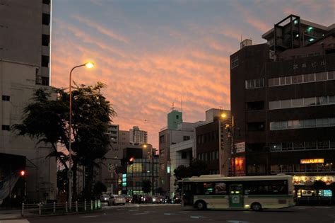 上本町1交差点、午後7時12分。 大阪 アホげな小発見。とか