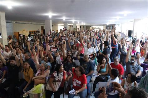 Professores da rede pública do RN decidem manter greve e vão apresentar