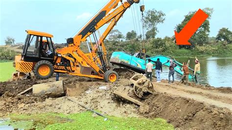 Kobelco Hd Excavator Stuck In River Pulling By Hydra Cranes