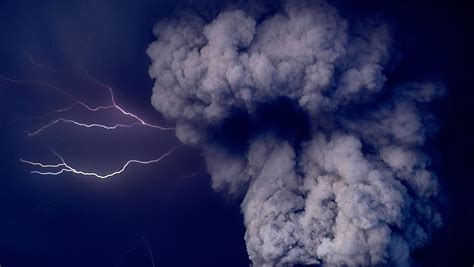 VOLCANO LIGHTNING GRIMSVOTN ICELAND | Jon Einarsson Gustafsson