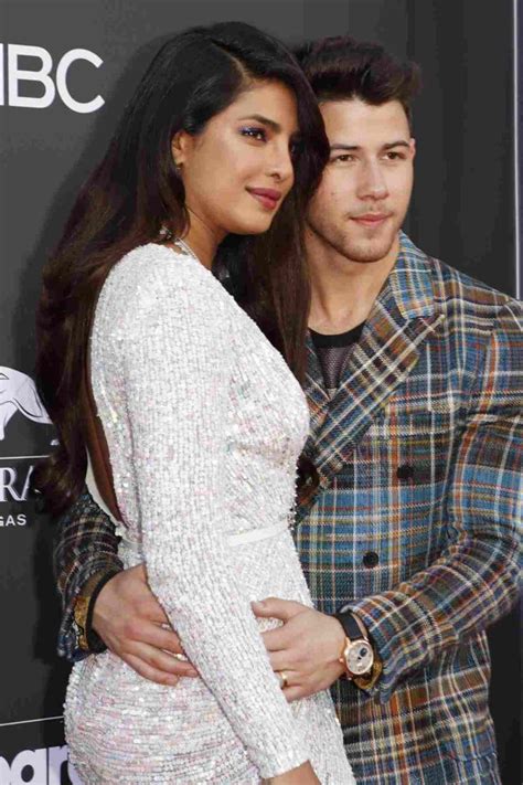 Nick Jonas Y Priyanka Chopra Presentan A Baby Malti Marie Revista Clase