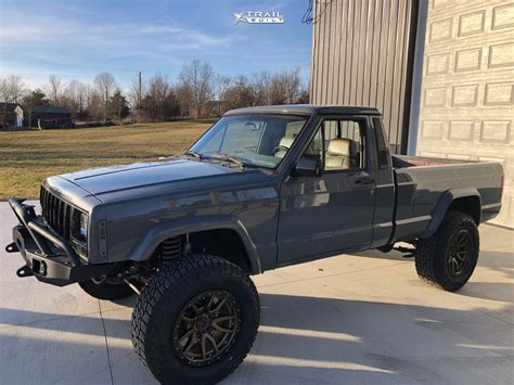 Jeep Comanche Lifted