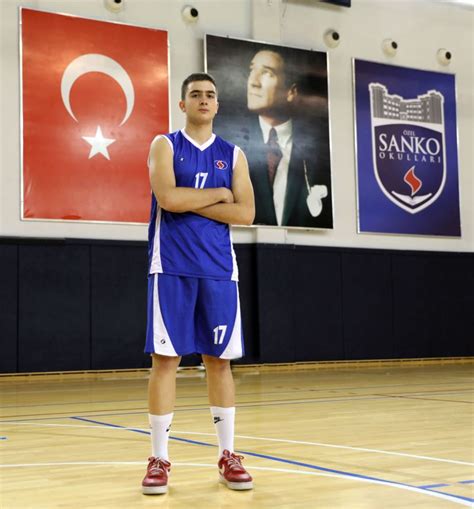 SANKO OKULLARI ÖĞRENCİSİNİN MİLLİ TAKIM GURURU BATU ANLAR BASKETBOL