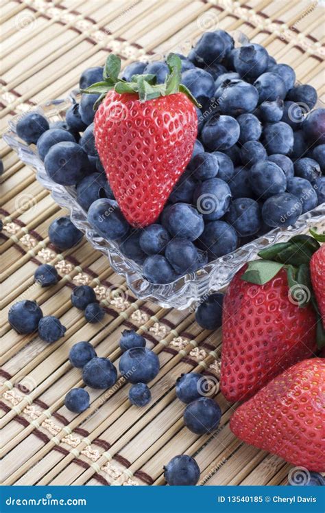 Bowl Of Blueberries And Strawberries Stock Image Image Of Agriculture