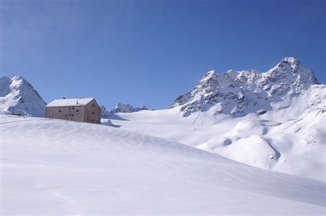 Kesch Hütte SAC Bewirtschaftete Hütte outdooractive