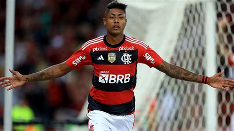 BRUNO HENRIQUE FALA SOBRE CARACTERÍSTICA DE JOGO DO FLAMENGO DE TITE