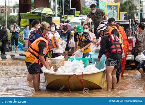 Chiang Mai Thai October Pictures Of The Suffering Of Flood