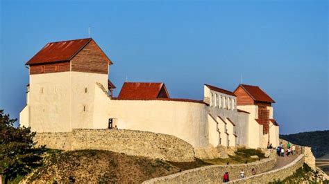 Foto Cetatea Feldioara S A Redeschis Pentru Vizitatori Dup Ce A Fost