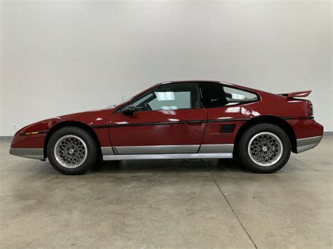 1987 Pontiac Fiero 2dr Gt Coupe 19228 Miles Burgundy Coupe 28l