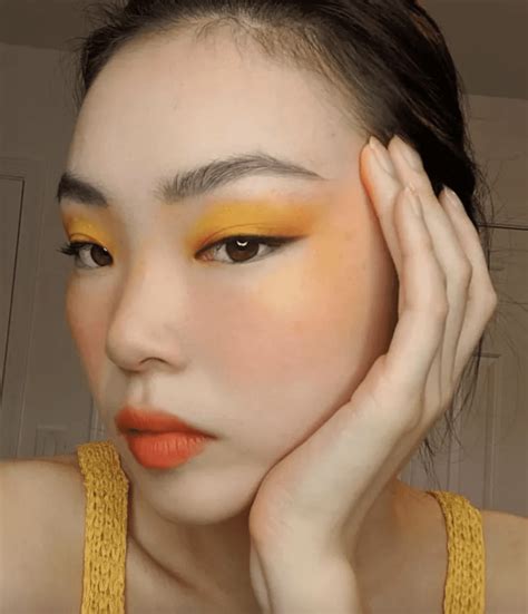 The Most Flattering Yellow Eyeshadow Looks