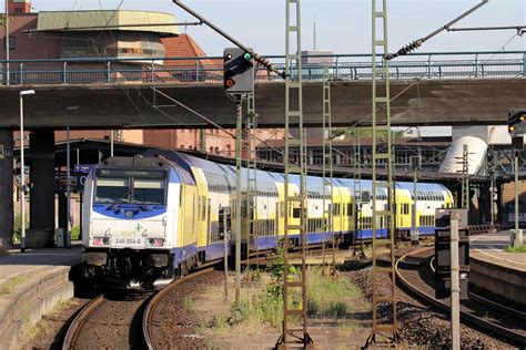 445 020-4 verlässt am 10.2.2018 als RE7 (RE21064) nach Flensburg ...