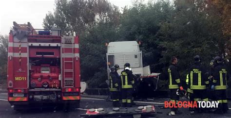 Incidente A Tamponamento Tra Camion