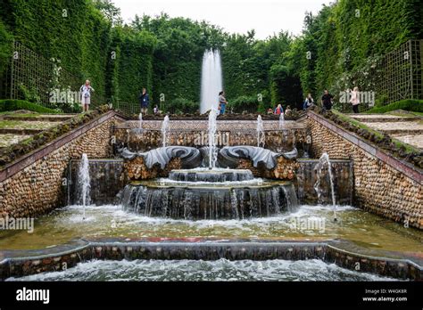 Upper pool of the Grove of the Three Fountains - Palace of Versailles Gardens, Yvelines, Île-de ...