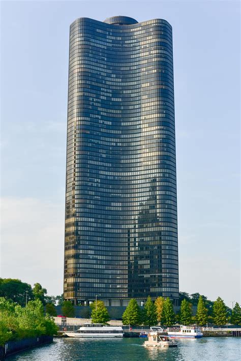 Lake Point Tower in Chicago, 2022 16191333 Stock Photo at Vecteezy