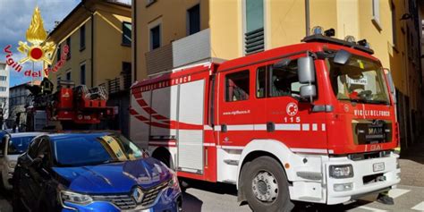 Cantù incendio di una canna fumaria In via Roma tre squadre dei