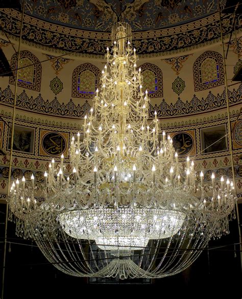 12 Best Big Chandeliers