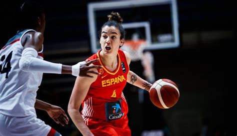 Laura Nicholls sale del retiro y volverá a jugar al baloncesto en España