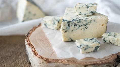 An Expert Guide On The Surprising Health Benefits Of Blue Cheese