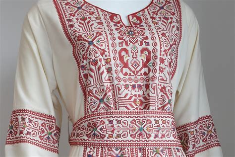 4 Things You Need To Know About Palestinian Dresses By Zayyanak Uae