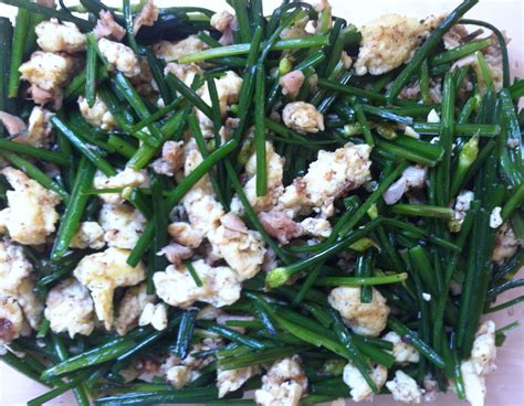 Chemisteat Stir Fried Garlic Chive Flowers With Eggs