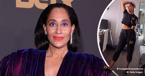 Tracee Ellis Ross Shows Her Beautiful Hands As She Flaunts Fit Abs In A Make Up Free Selfie