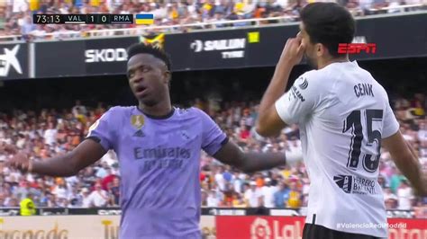 Valencia x Real Madrid é interrompido por racismo contra Vinicius