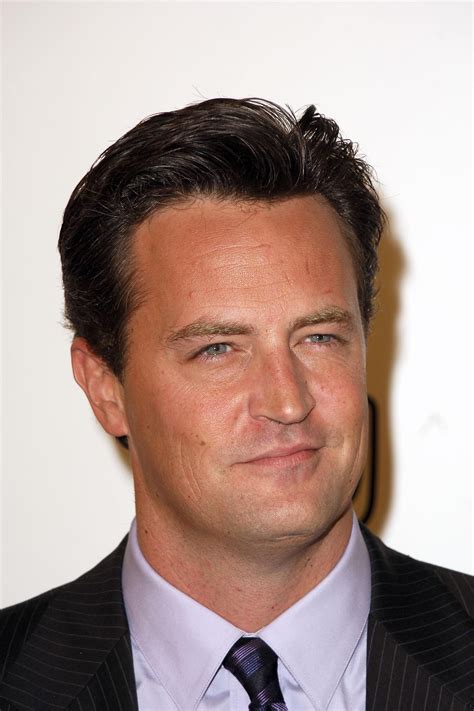 Matthew Perry Chandler Bing en Friends fallece a los 54 años Vogue