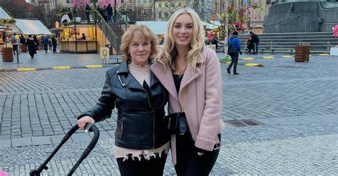 Does 90 Day Fiancés Yara Move To Europe Shes Homesick