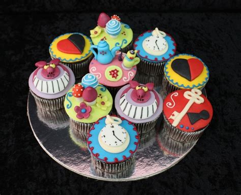 Alice In Wonderland Cupcakes