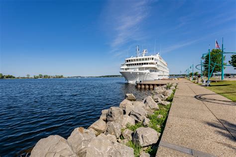 Michigan Cruise Siana Dorothea