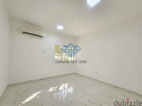 REF1060 Beautiful Spacious 3BHK Flat For Rent In Qurum Near To Fun