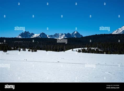 Idaho's Sawtooth Mountains in winter Stock Photo - Alamy