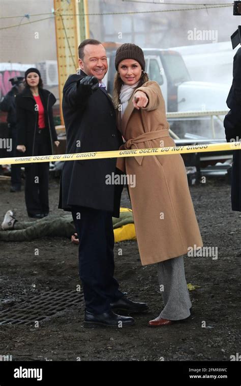 New York Ny 20200227 Donnie Wahlberg And Bridget Moynahan Pictured Filming A Crime Scene At