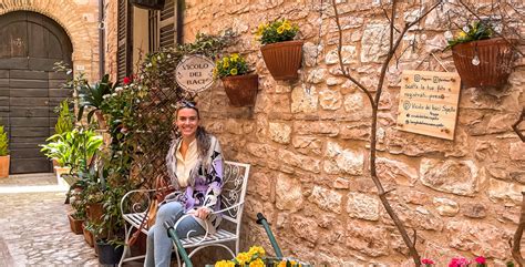 Cosa Vedere A Spello Tour Di Un Giorno Alla Scoperta Del Borgo