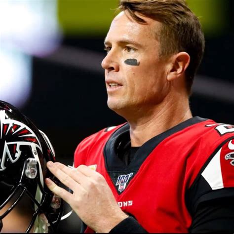 Download Atlanta Falcons Matt Ryan Side View Wallpaper | Wallpapers.com