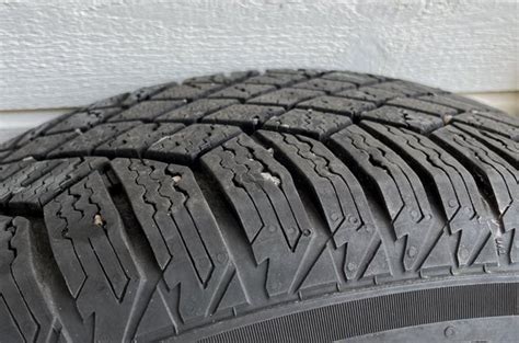 Vinterdäck Continental 215/65/R17 säljes i Jä - såld eller borttagen
