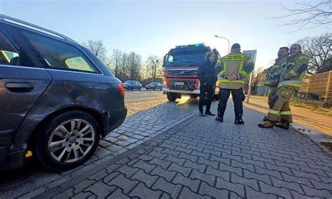 Wypadek na ul Toruńskiej we Wrocławiu Wóz strażacki zderzył się z