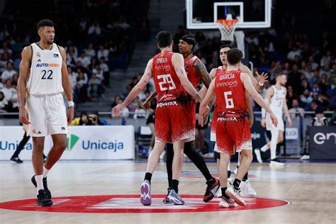 Liga Endesa El Manresa Hace Cumbre En Madrid Con Una Victoria De