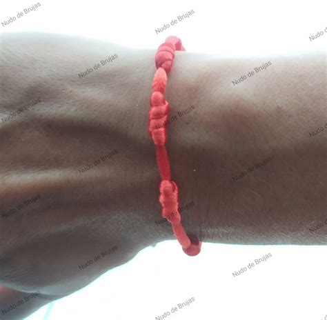 Pulsera 7 Nudos Hilo Rojo Nudo De Brujas