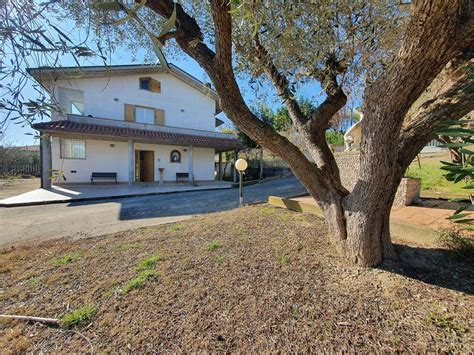 Vendita Terratetto Unifamiliare In Strada Comunale Santa Lucia Canzano