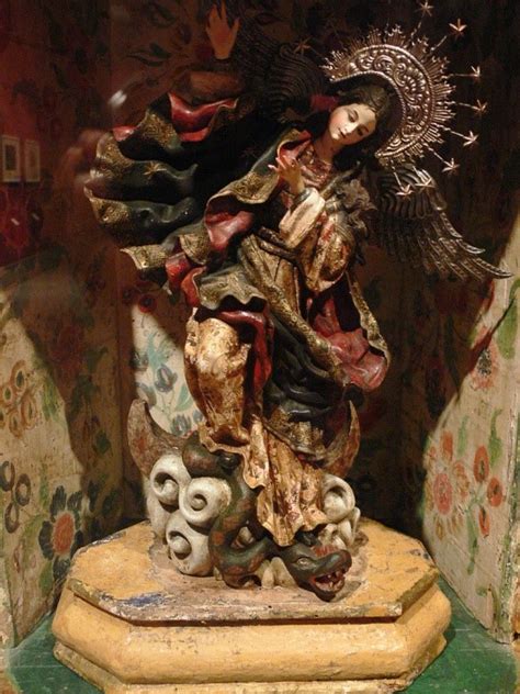 obra virgen de quito o también conocida como virgen del apocalipsis