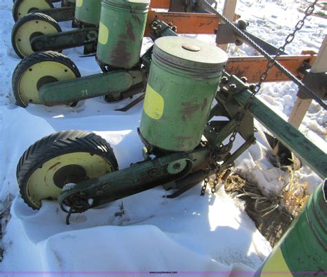 John Deere 71 Flex Eight Row Planter In Fowler Ks Item 3391 Sold Purple Wave