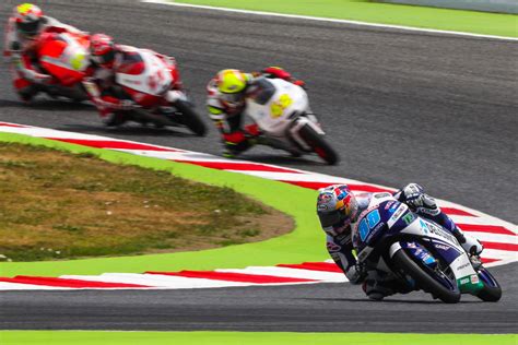 Jorge Martín snatches Moto3 pole position