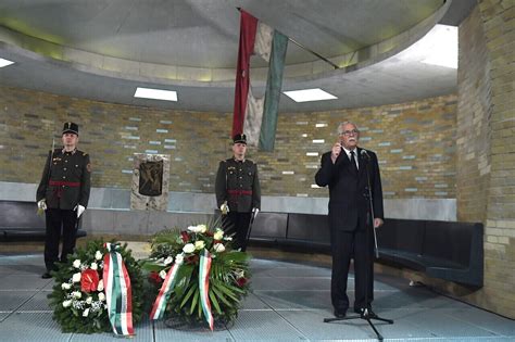 Victims Of Kossuth Square Massacre Commemorated In Budapest