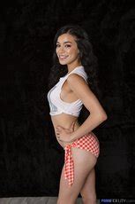 Slim Babe Savannah Sixx Reveals Her Naked Curves Photos